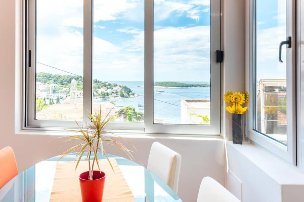 Apartment Jelka- Center Of Hvar Town Luaran gambar